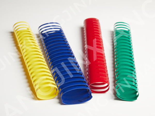 Are there any specific safety considerations when using plastic binding combs, especially in high-volume binding operations?